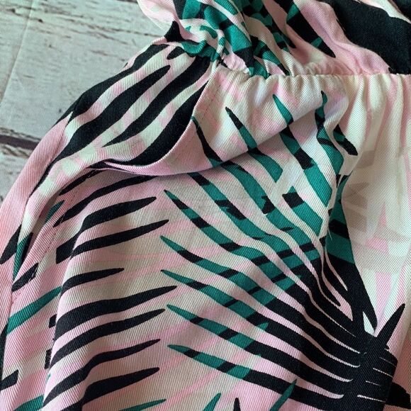 PROJECT RUNWAY TROPICAL SHORTS ROMPER - Picture 5 of 9